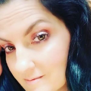 Meet your Posher, Denie